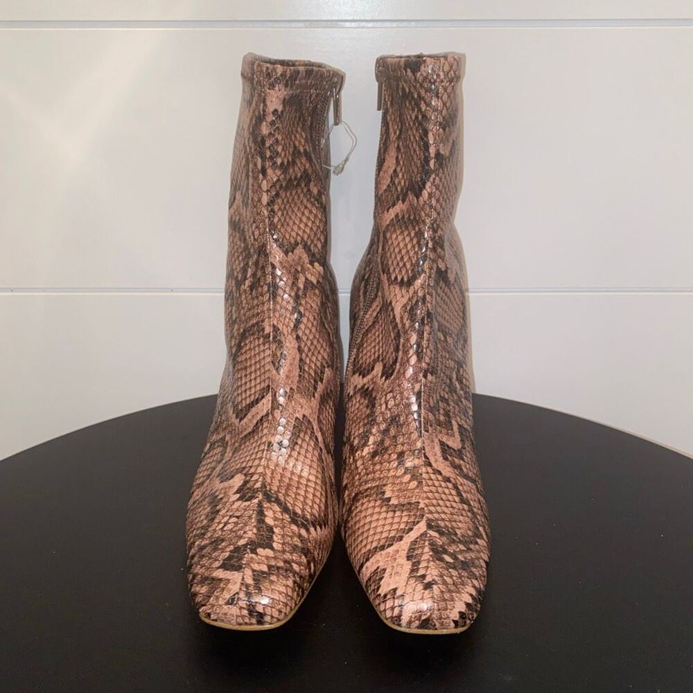 Steve Madden Woman HARL Animal Print Bootie Size: 8M